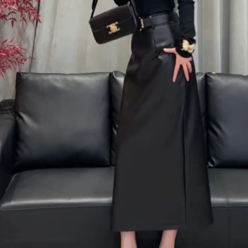 Falda de cintura alta drapeada de cuero para mujer, falda de cintura alta, versátil, ligera, de lujo, color negro, elegante, otoño e invierno, 2025