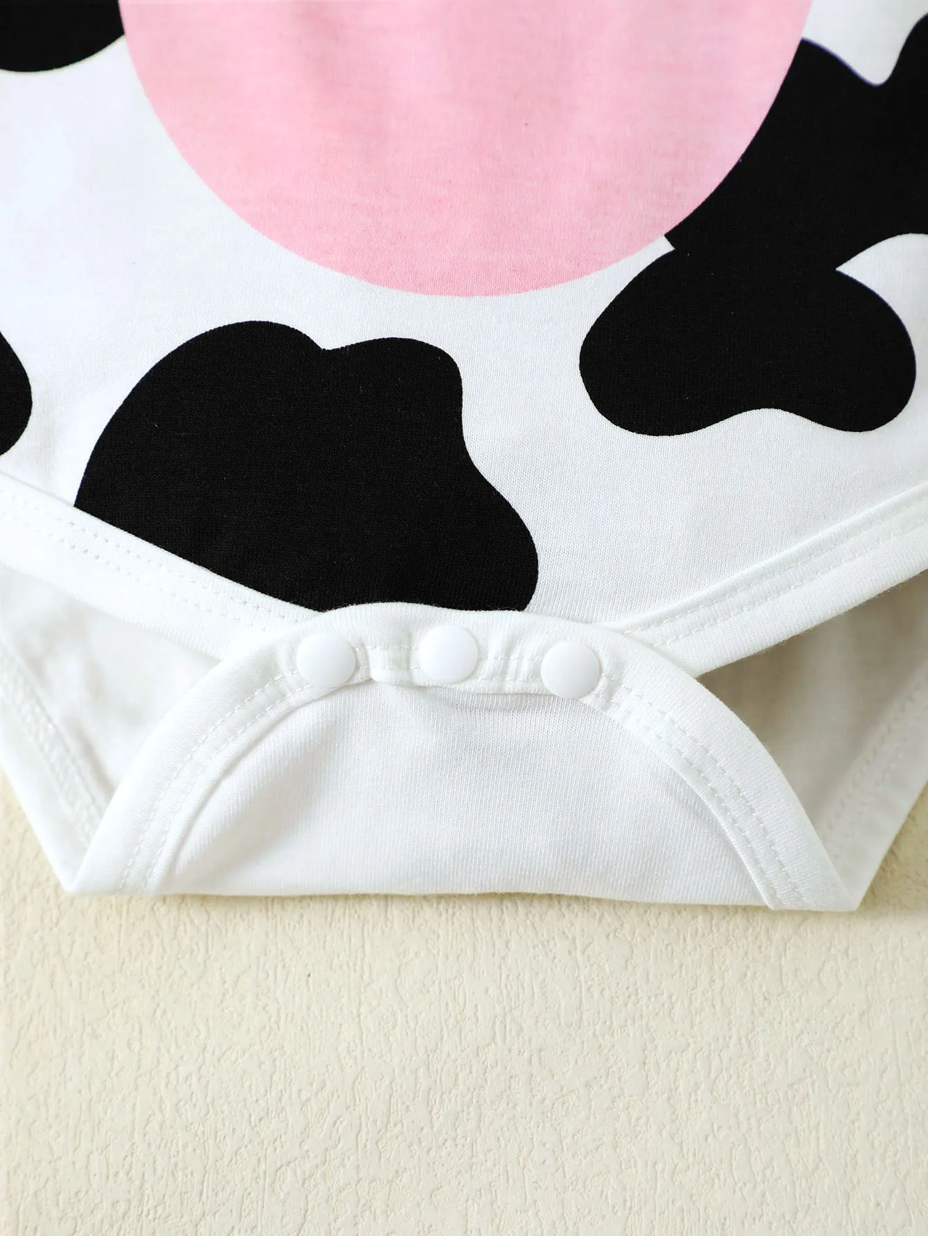 0-9 Monate Neugeborenes Baby Mädchen Body, süßer kleiner Milchkuh-Body und Mütze, 2-teiliges Set, geeignet für Babys, Mädchen, Sommer-Mode-Body – Detail 6