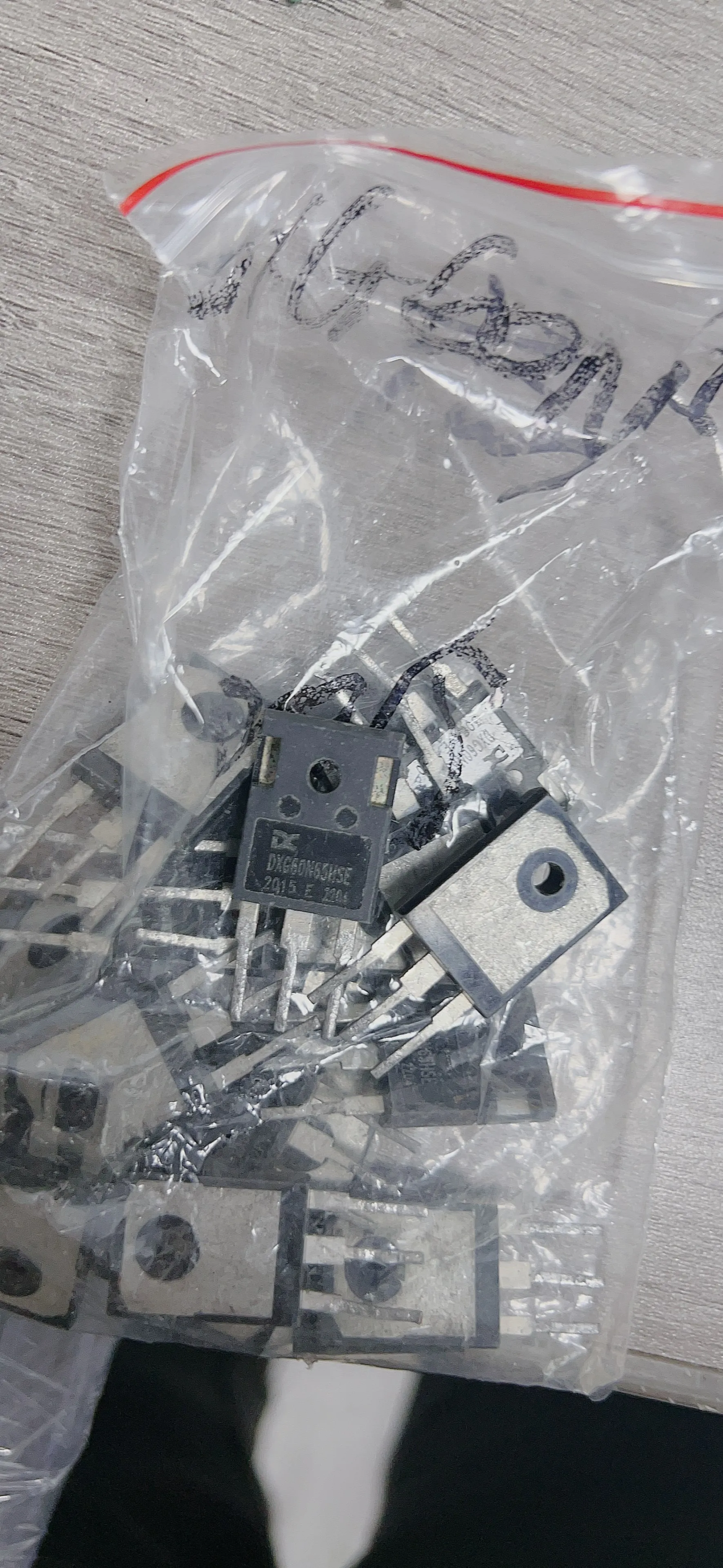 DXG60N65HSE DXG60N65HSEU Disassembled IGBT Power Tube Commonly Used in Inverters 40A650V    10PCS -1lot
