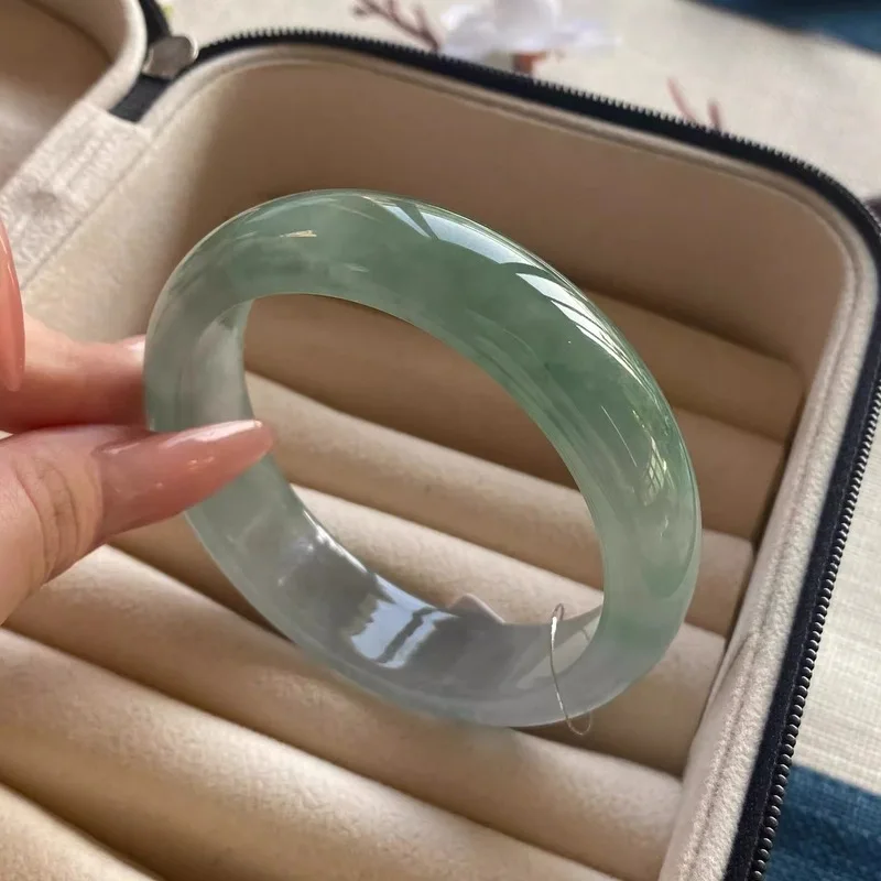 Authentic jadeite bracelet ice-type with oil-green and floating flower patterns high quality
