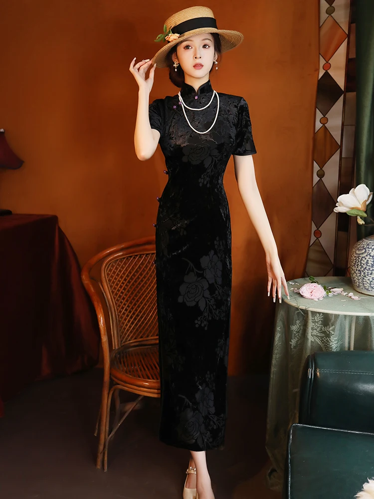 

Элегантное черное бархатное платье 2024 года: новая женская модель премиум-класса, приталенное, винтажное, обновленное, зимнее, модное, для повседневной носки