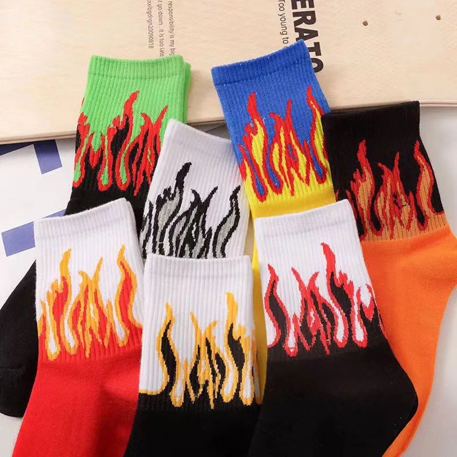 7 pairs of hot selling street photography internet celebrity brand flame mid tube socks for male and female couples, street hip-