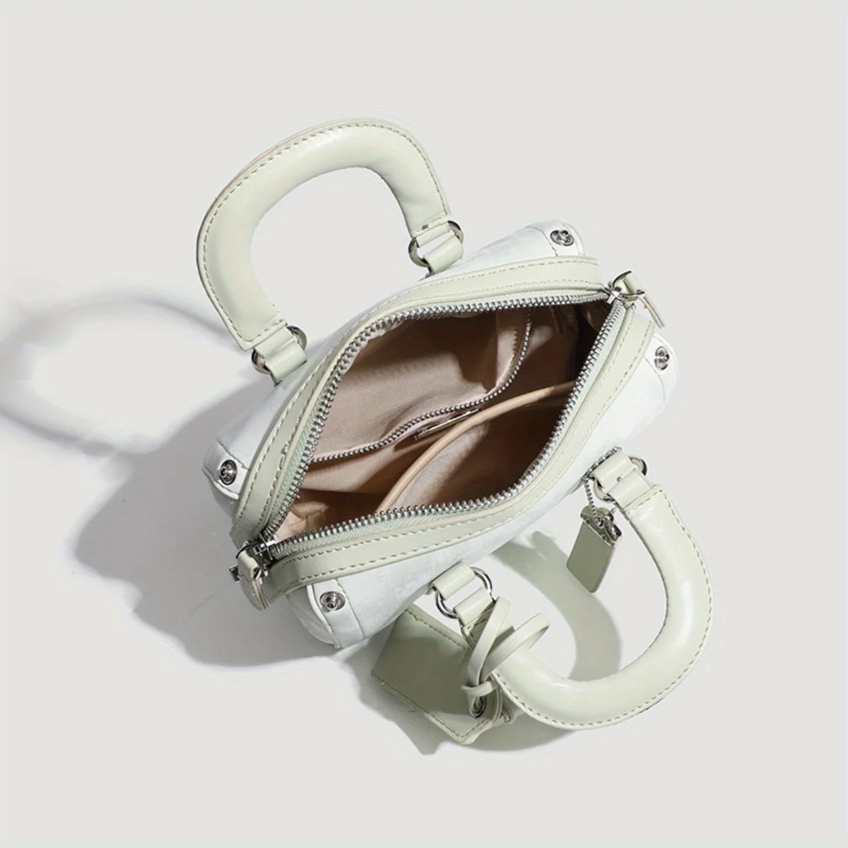 JIOMAY 2025 حقيبة يد نسائية جديدة من جلد البولي يوريثان حقيبة أسطوانية بيضاء عصرية، حقيبة كتف أنيقة وأنيقة محفظة بيضاء