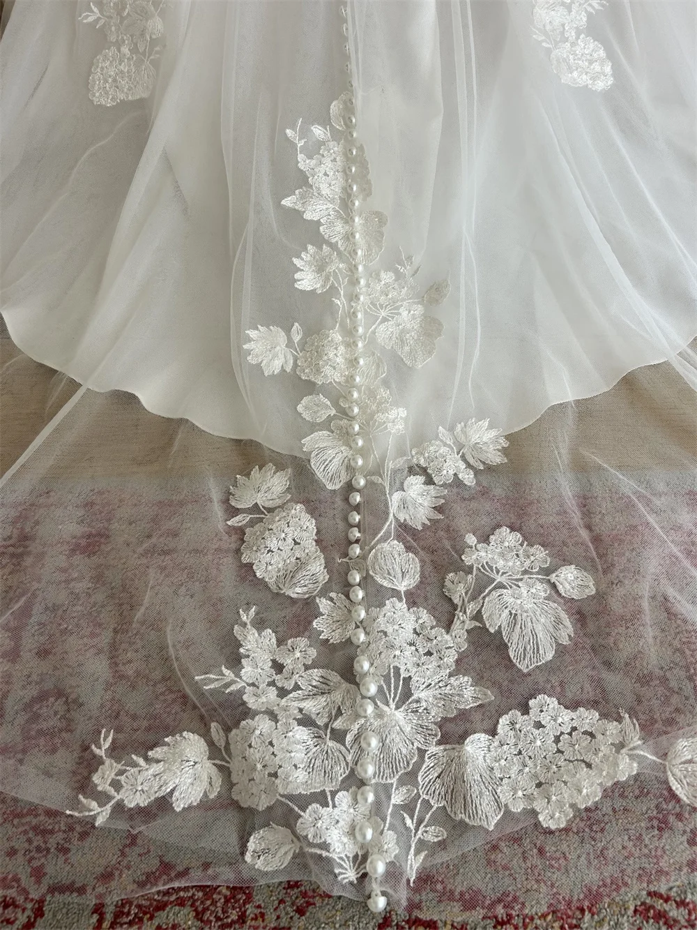 Tokyo Customized White Off Shoulder Wedding Dresses Short Sleeves A-Line Back Zip Bridal Gown Tulle Court Train Wedding Gown