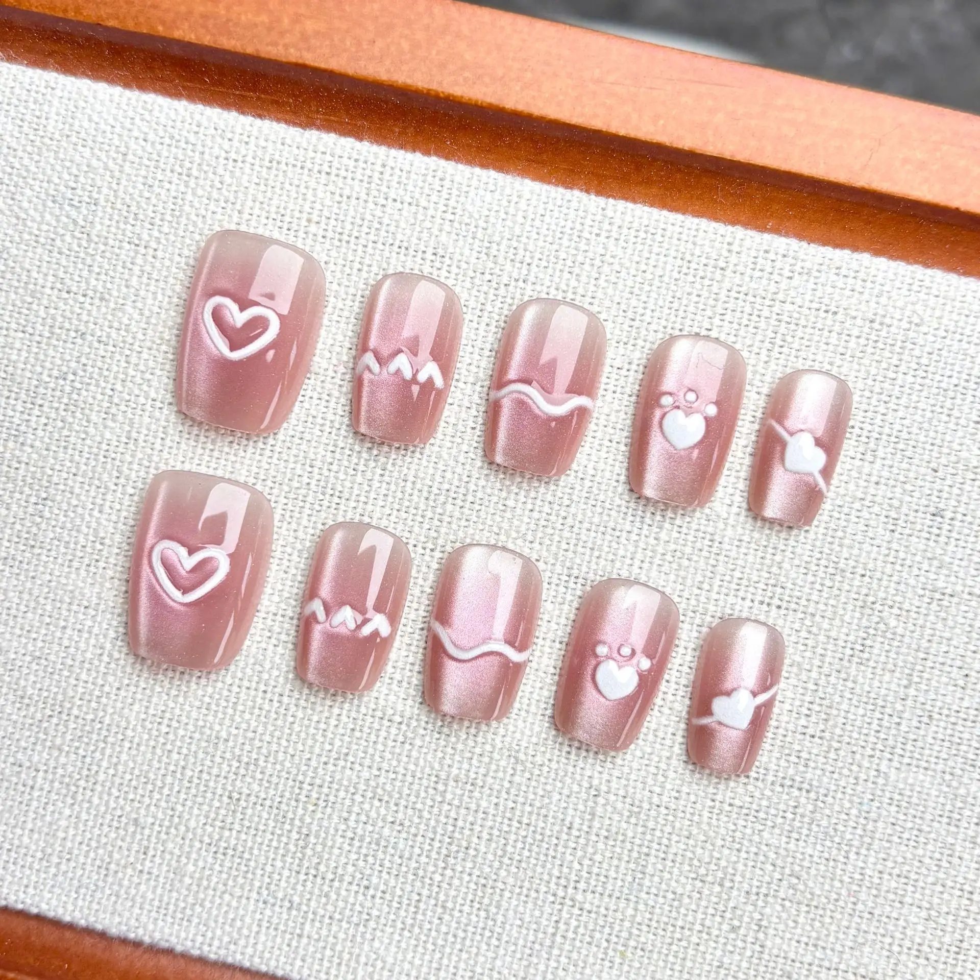 

10pcs Handmade Pink Love Dog Paw Cat Eye French Tip Press On Fake Nails Cute Girl Decorated Reusable Short Woman False Nails