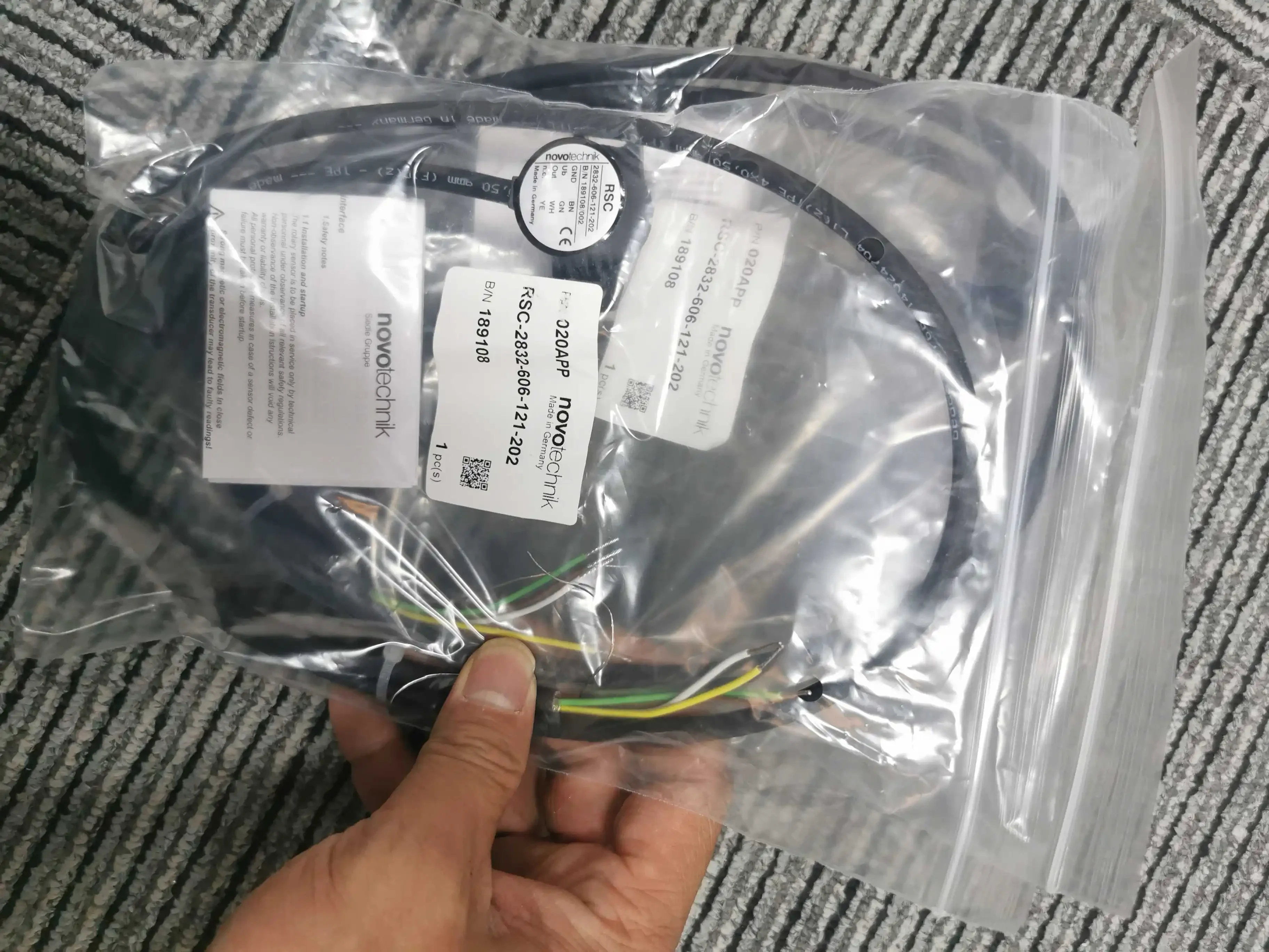 RSC-2832-606-121-202 100% new and original