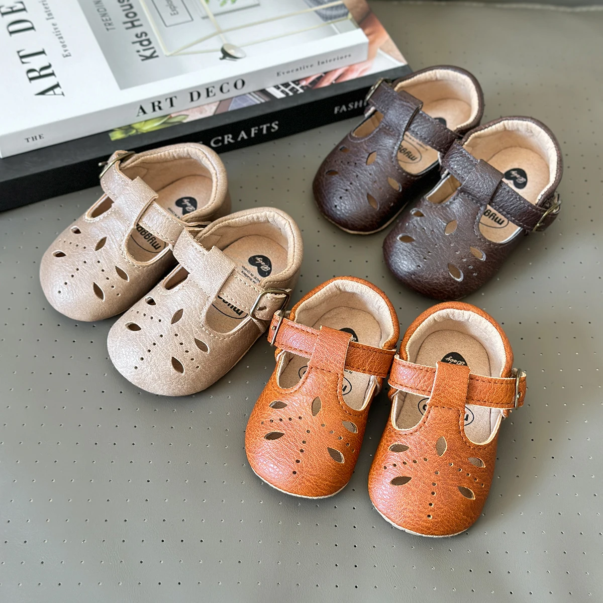 Baby Boys Girls Shoes Infant Leather suola in gomma antiscivolo Toddler First Walkers scarpe da culla neonata principessa