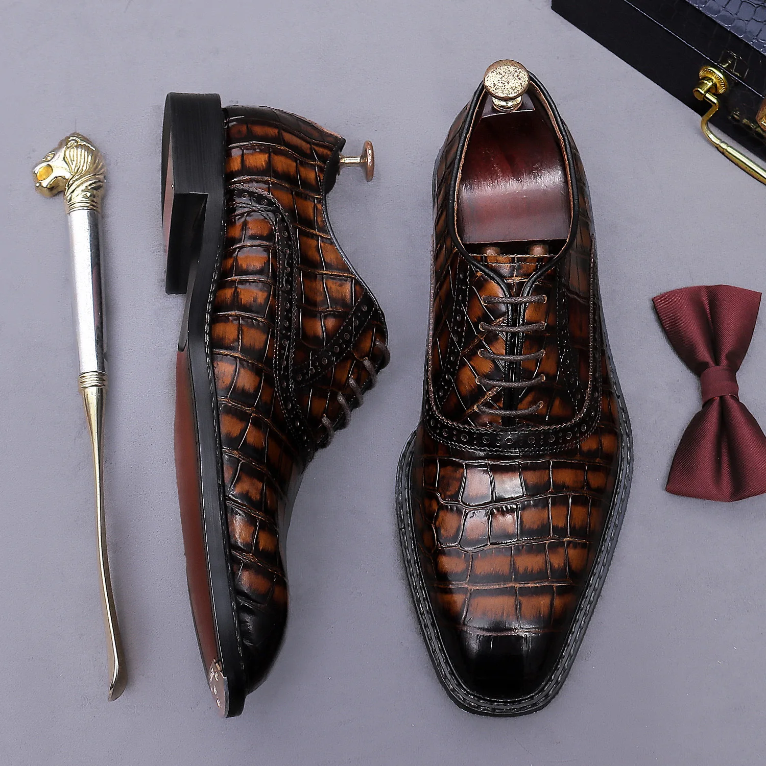 

Wingtip Brogue Oxford Shoes with Croc Embossed Leather Men's Burnished Lace-Up Formal Casual Footwear for Business Office Events
