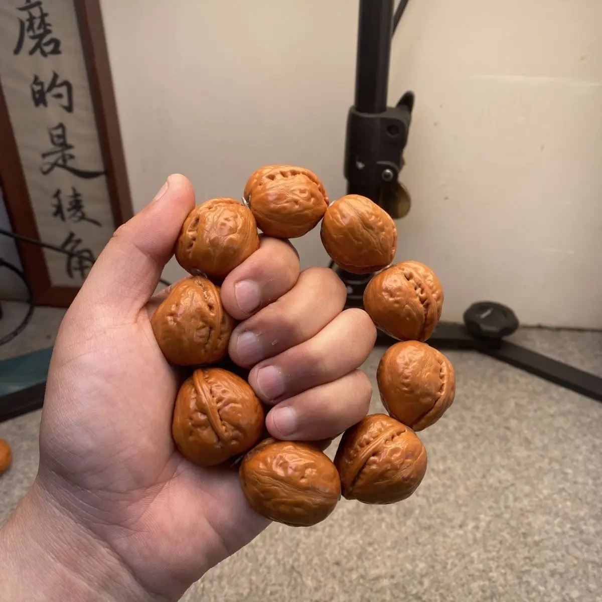 Chinese Style Lucky Peach Heart Shaped Small Walnut Beaded Bracelet 26mm Wenwan Blessing Bracelet For Good Fortune Wealth Prayer