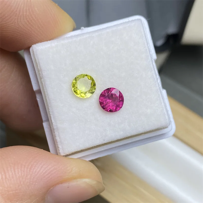 2 ラウンド 5 * 5mm 天然トルマリン原石、宝石重量 1.15 カラット、可愛くて雰囲気のある色