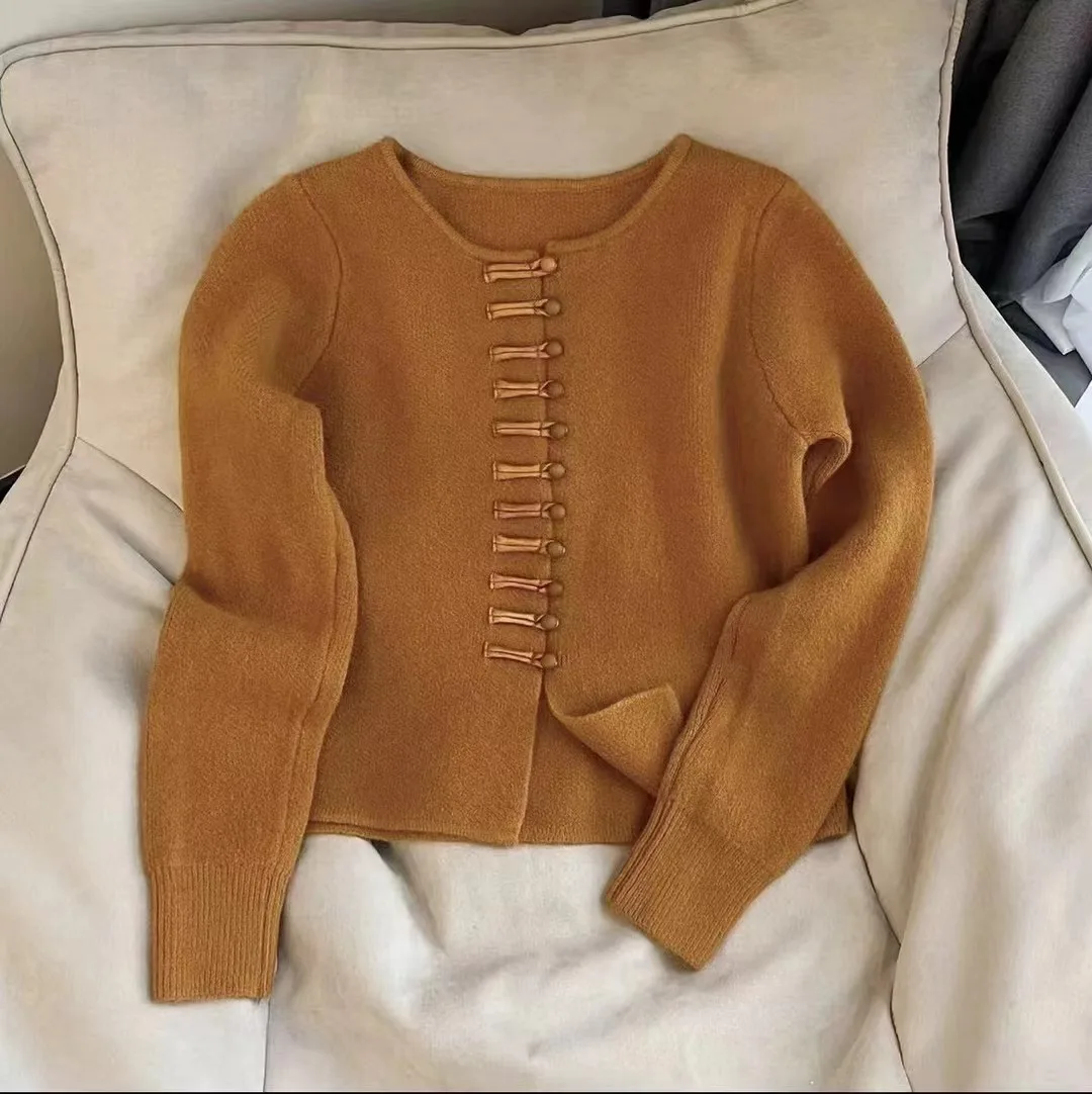 Cárdigan con botones de rana de estilo chino para mujer, suéter de punto suave, chaqueta, versátil y perezosa, otoño 2025