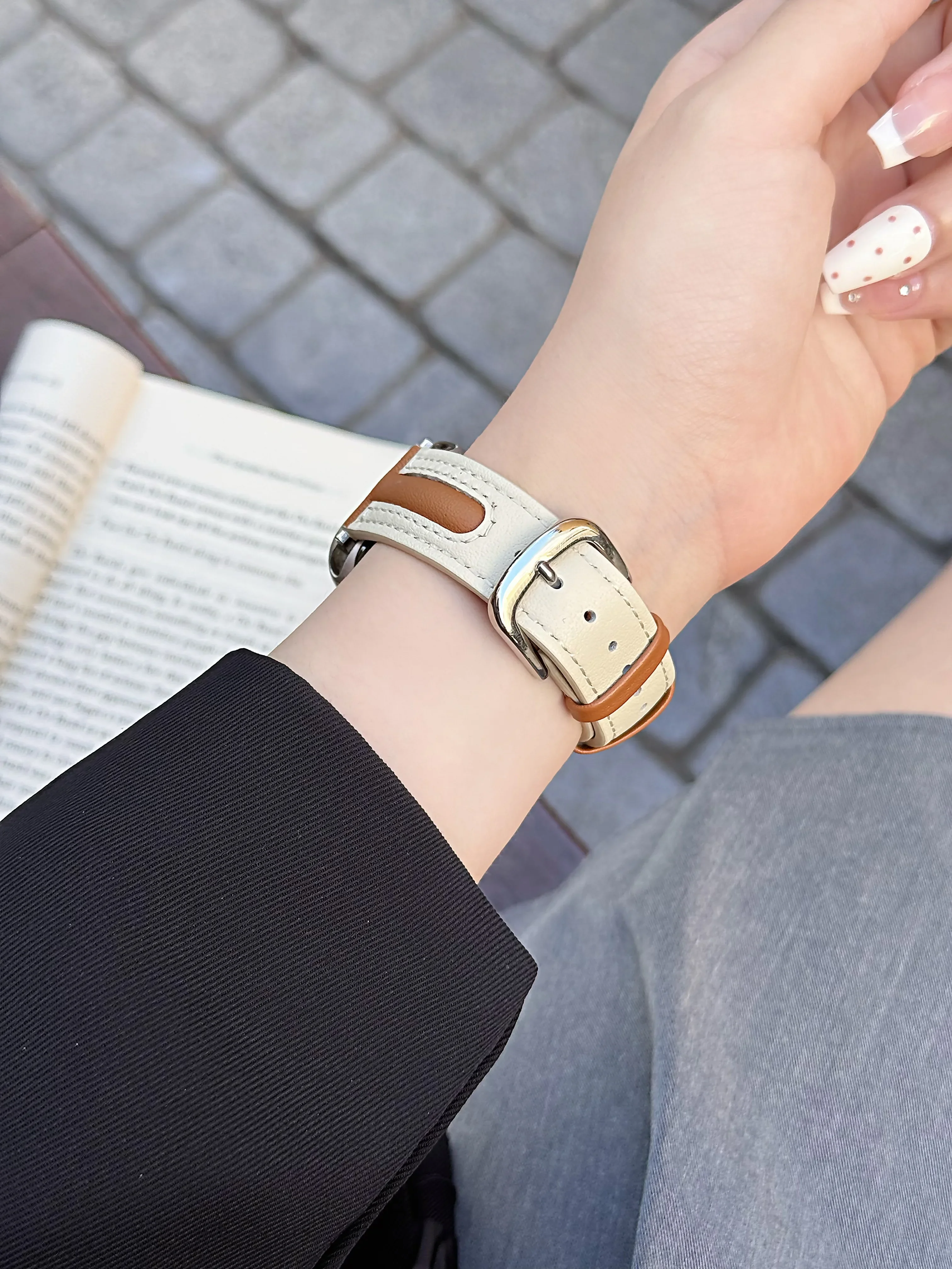 Excellent leather loop For Apple Watch band women 10/9/8/7/6/5/4 38mm 40mm 41mm 42mm 44mm 45mm 46mm 49mm Strap