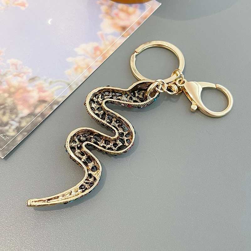 Original Design Mixed Color Sparkle Crystal Snake Keychain Luxury Women\'s Bag Pendant Souvenir Gift