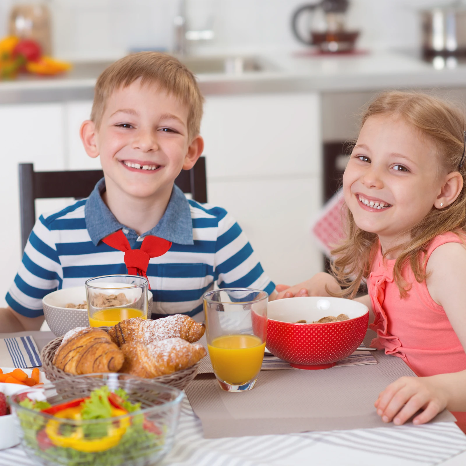 

2Pcs Red Scarf Props Dancing Preschool Lightweight Soft Cloth Excellent Durability Triangle Scarf Stage