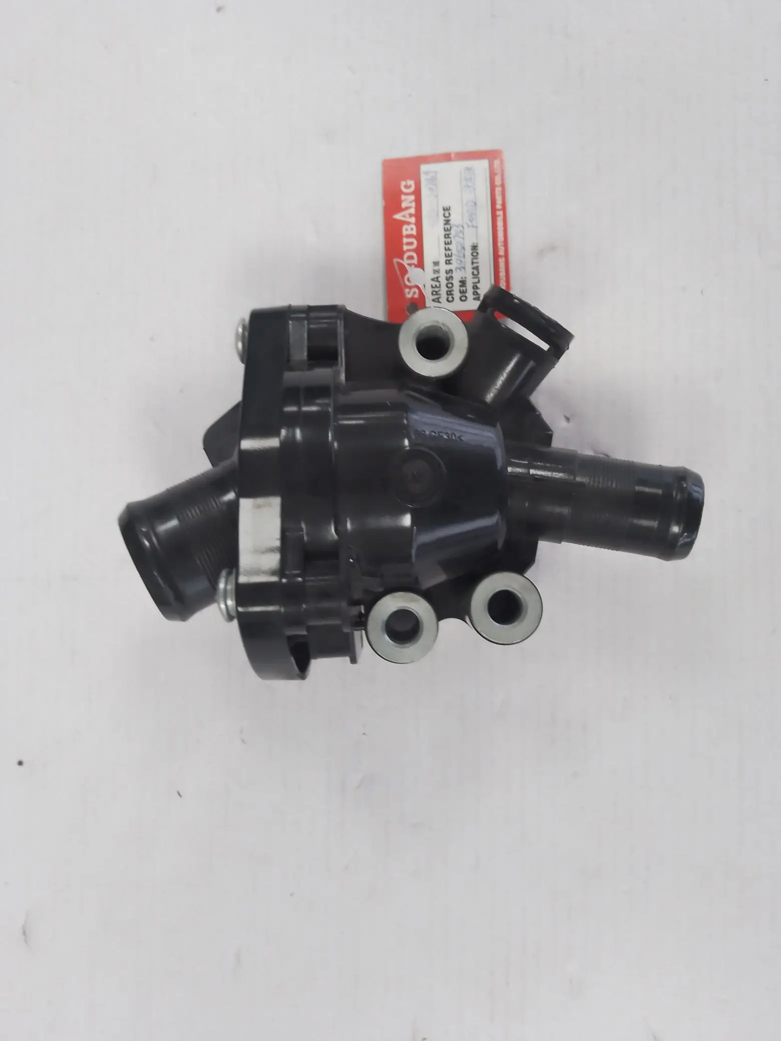 

Корпус термостата охлаждающей жидкости двигателя OEM 30650753 31411151 31311151 31319606 для Volvo 2.0T 2.4L 2.5L, прямая замена, герметичный