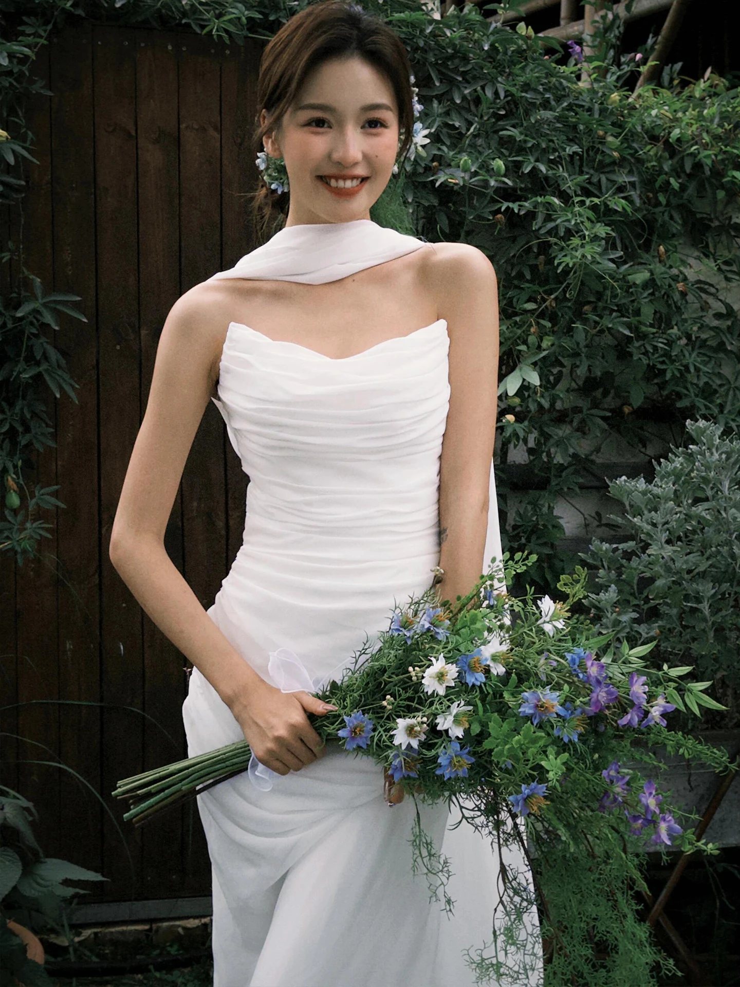 

Элегантное атласное свадебное платье без бретелек с небольшим шлейфом для невесты, идущей по проходу, юбка-русалка