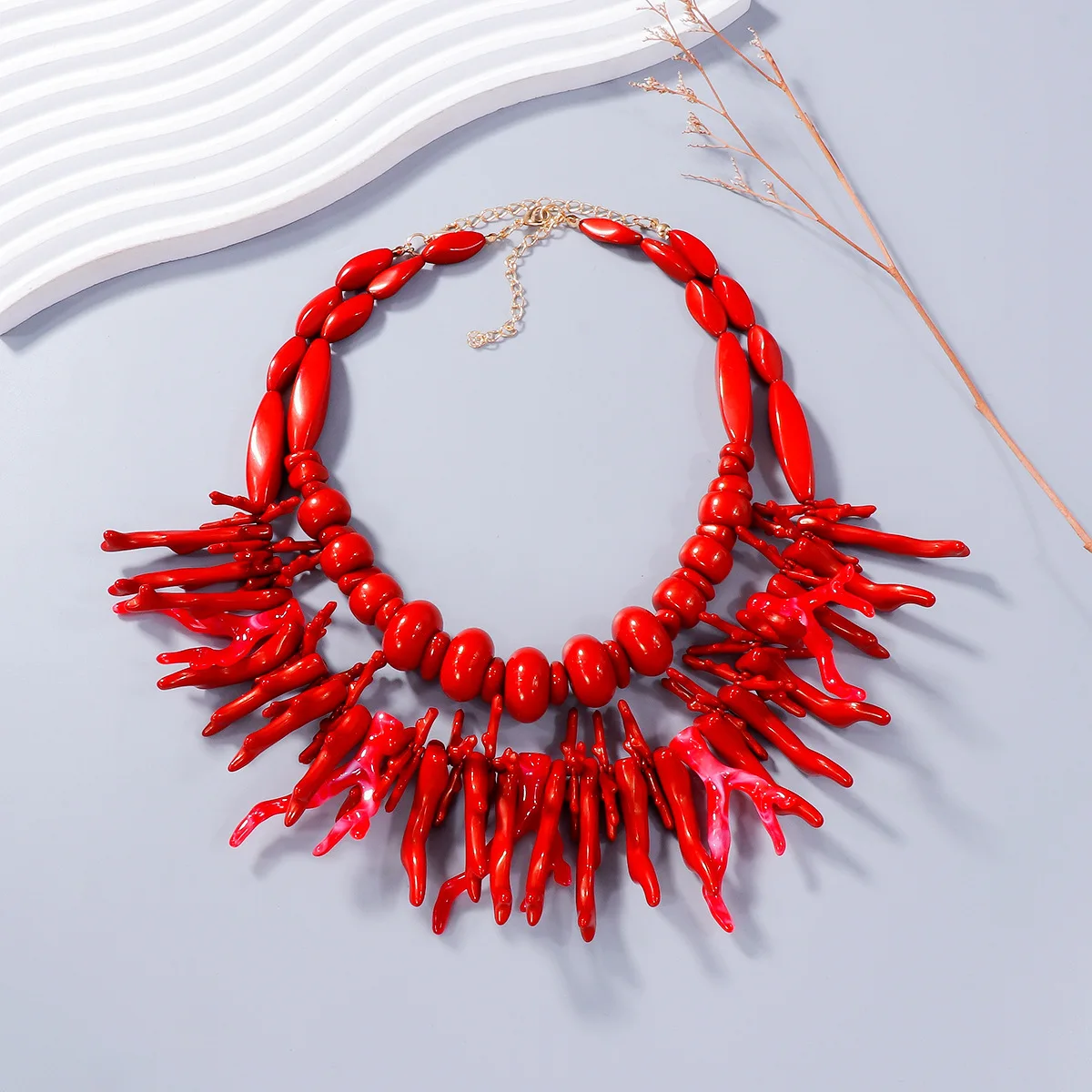 KMVEXO 2Pcs Goth Red Resin Coral Big Necklaces for Women Vintage Multilayer Beaded Chain Choker Necklace Halloween Party Jewelry