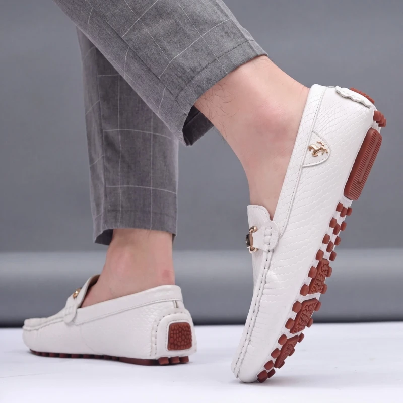 Modische Designer-Leder-Loafer für Herren, bequeme Slipper, leichte, rutschfeste Freizeitschuhe für Herren, flache Herrenschuhe. – Detail 16