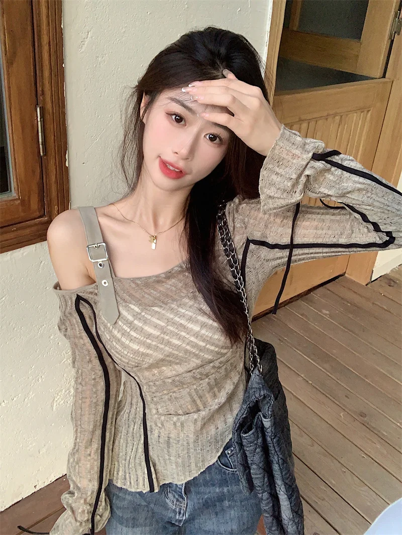 2024 Spring New Design Versatile High end Fashion Tassel Long sleeved Inner Top Slim Fit Bottom Outer Knitted Women's Clothing