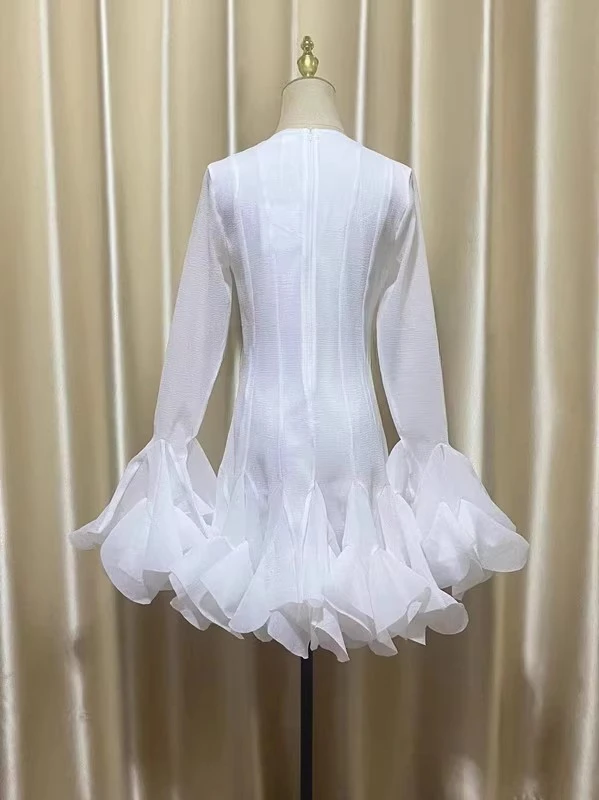 Vestido blanco elegante para mujer, minivestido de manga acampanada, diseño de pasarela, ropa de calle, Bodycon, malla de retazos, ropa para mujer