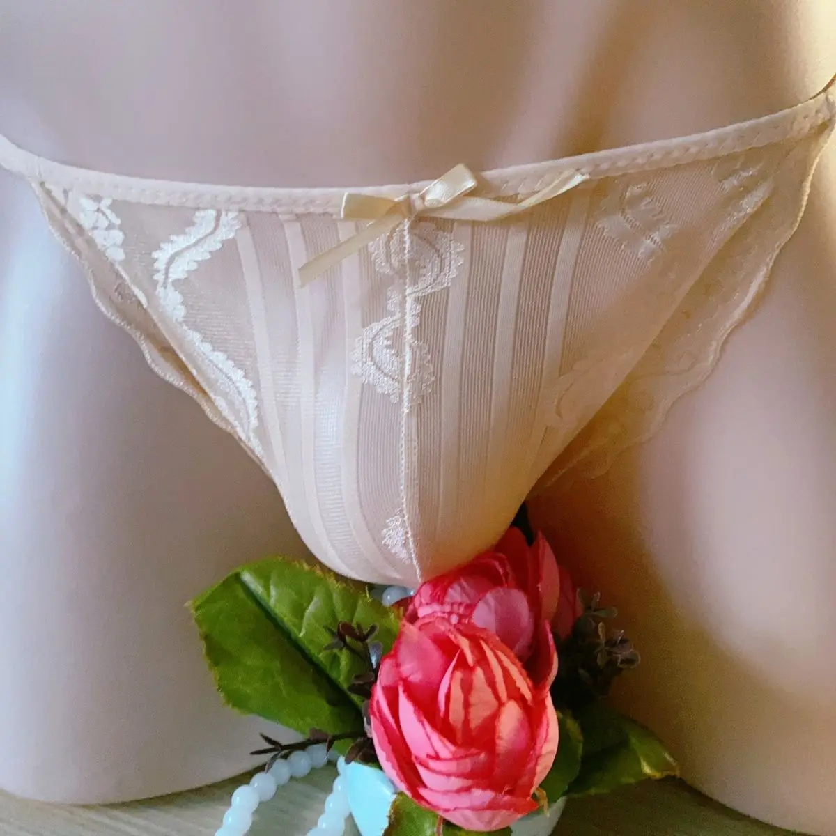 Man Sexy Sheer Thongs Briefs Lace Hem Low Waist Bow Panties G-String Party Private Harajuku Live Show Dance Costumes 100kg wear