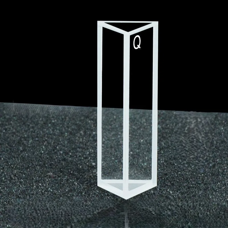 Quartz triangle colorimetric dish with a capacity of 1.75ml. Three sided transparent three-way melting process