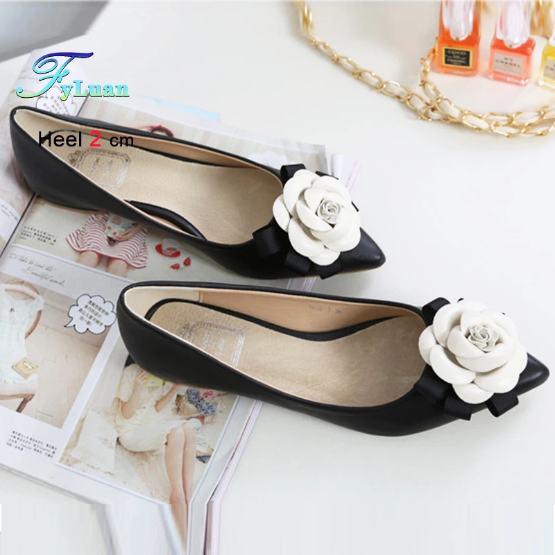 

2025 пикантные розовые женские туфли на низком каблуке 2 см, женские туфли-лодочки на плоской подошве с острым верхом из микрофибры, туфли на плоской подошве с цветами, повседневная социальная обувь