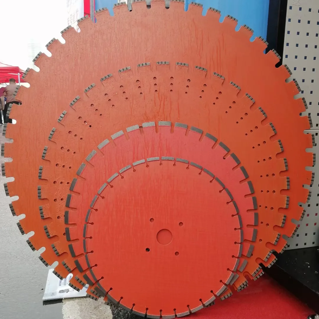 

Industrial 14-Inch Hot Pressed Segmented Diamond Saw Blade for Granite 350mm Wet Cutting Saw Blade