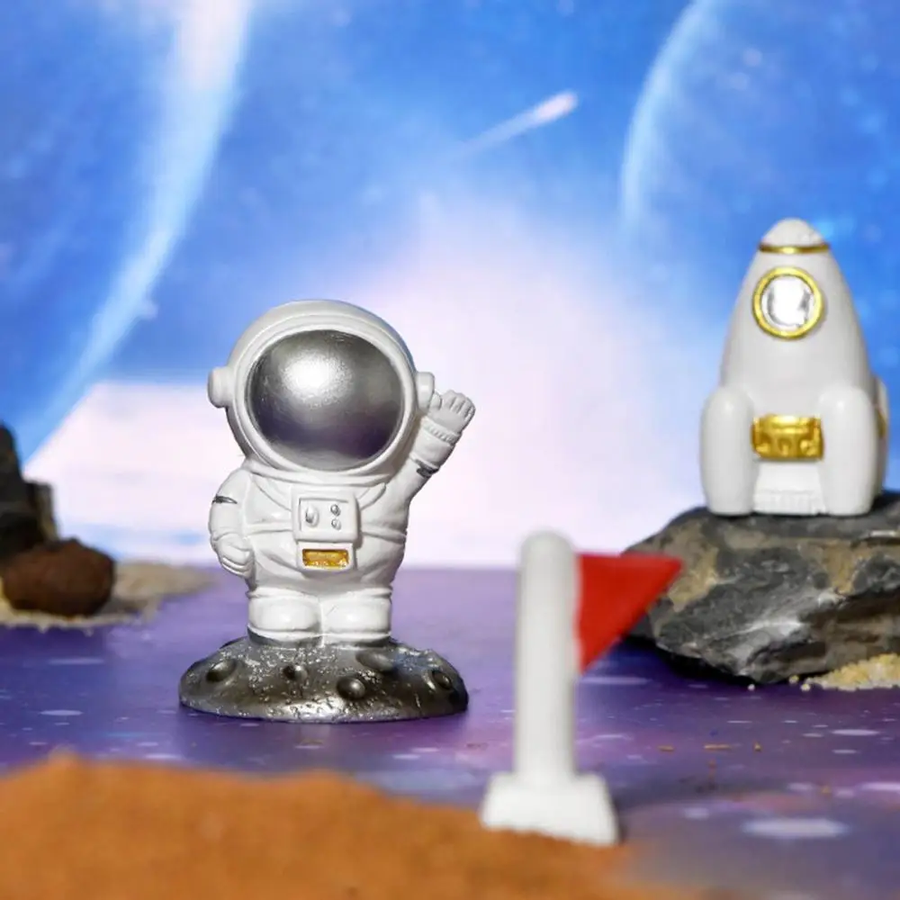 Cute Cartoon Astronaut Model Micro Miniatures Astronaut Figurines Bonsai Decor