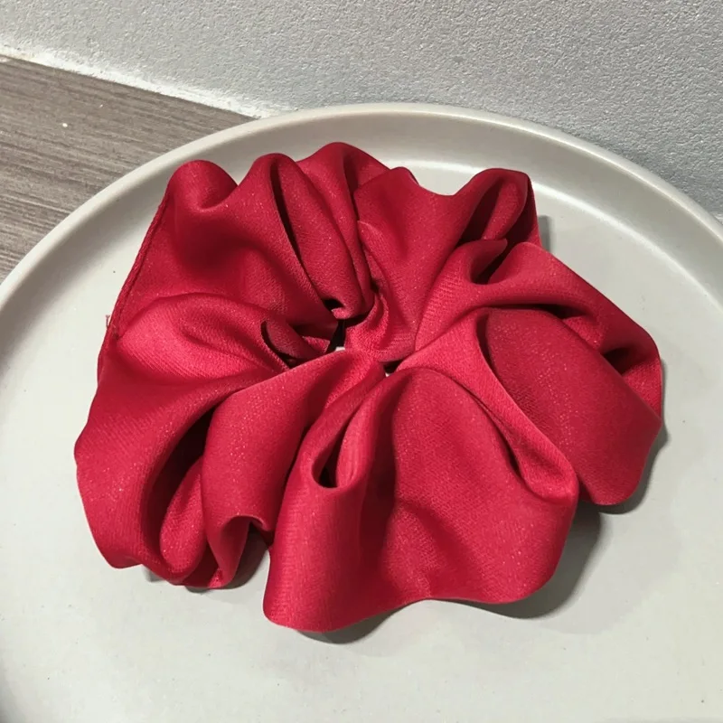 Scrunchies الشعر الأحمر للفتيات ، العلاقات الشعر كبيرة الحجم ، الحبال الحرير الساتان ، اكسسوارات الشعر المهر ، الاسلوب المناسب