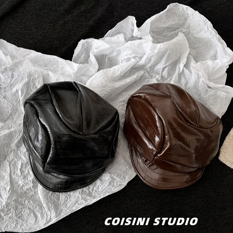 Japanischer dunkler Stil, unregelmäßig plissierte PU-Leder-Baskenmütze für Damen, Herbst, britische achteckige, personalisierte, weiche Schirmmütze im Newsboy-Stil – Detail 3