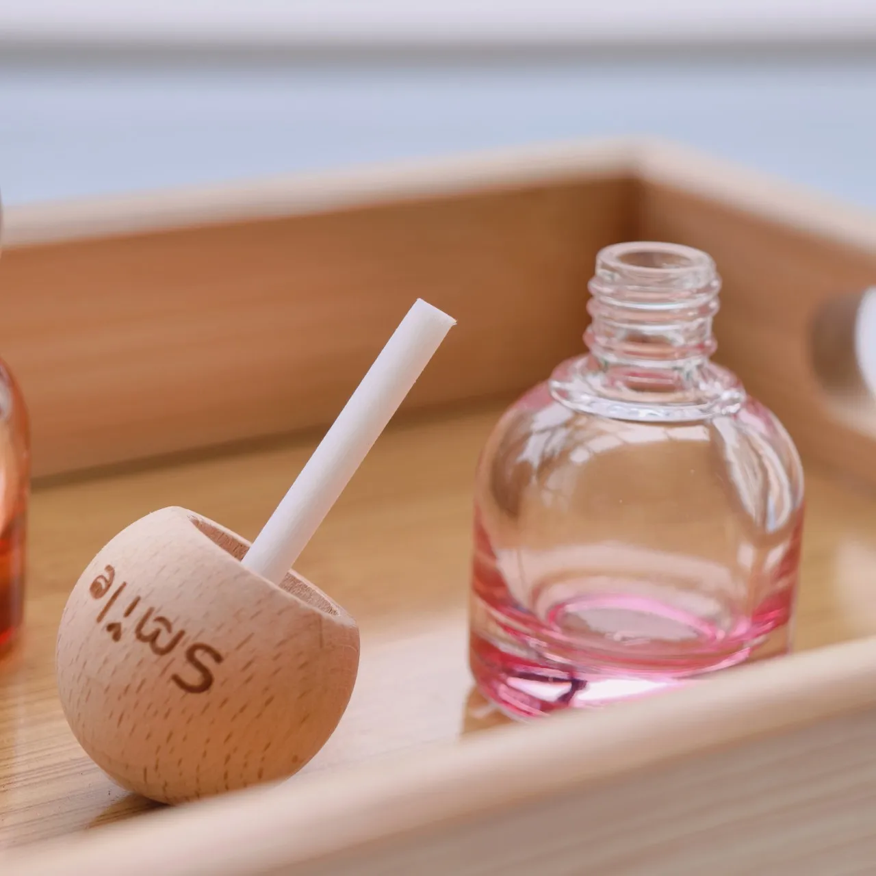 Elegante bottiglia per diffusore di aromi Elegante arredamento per la stanza Contenitore riutilizzabile per olio essenziale Diffusore di olio essenziale Bottiglia di vetro vuota