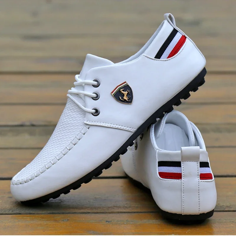 Sapatilhas masculinas britânicas respiráveis, sapatilhas macias com renda, sapatos de condução, sapatos ervilhas, casual, branco, preto, quente, marca de moda, 2024