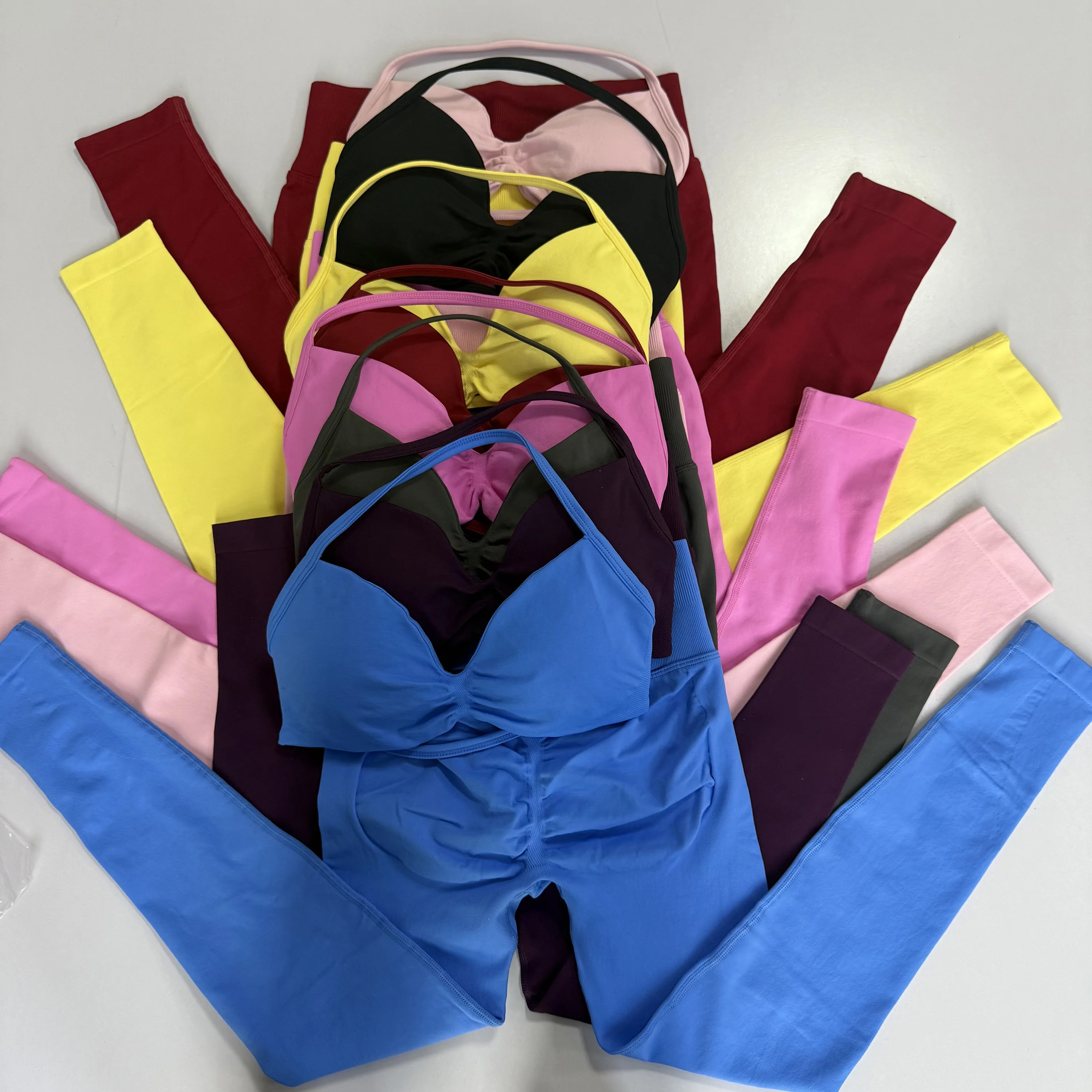 

Бесшовный комплект для йоги: женский спортивный бюстгальтер с красивой спинкой, леггинсы с эффектом персиковых ягодиц, фитнес-комплект с высокой талией для спортзала, йоги и пилатеса