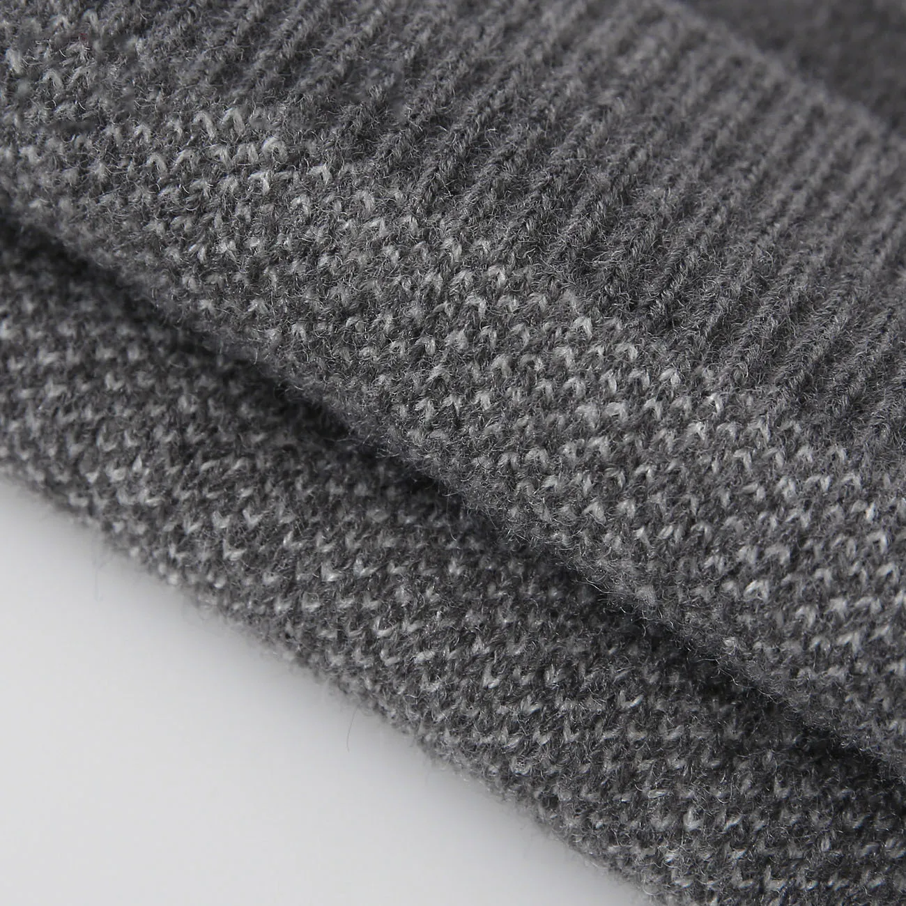 Gestrickter Pullover mit fünfzackigem Sternmuster für Jungen, Kinderpullover mit Rundhalsausschnitt. – Detail 5