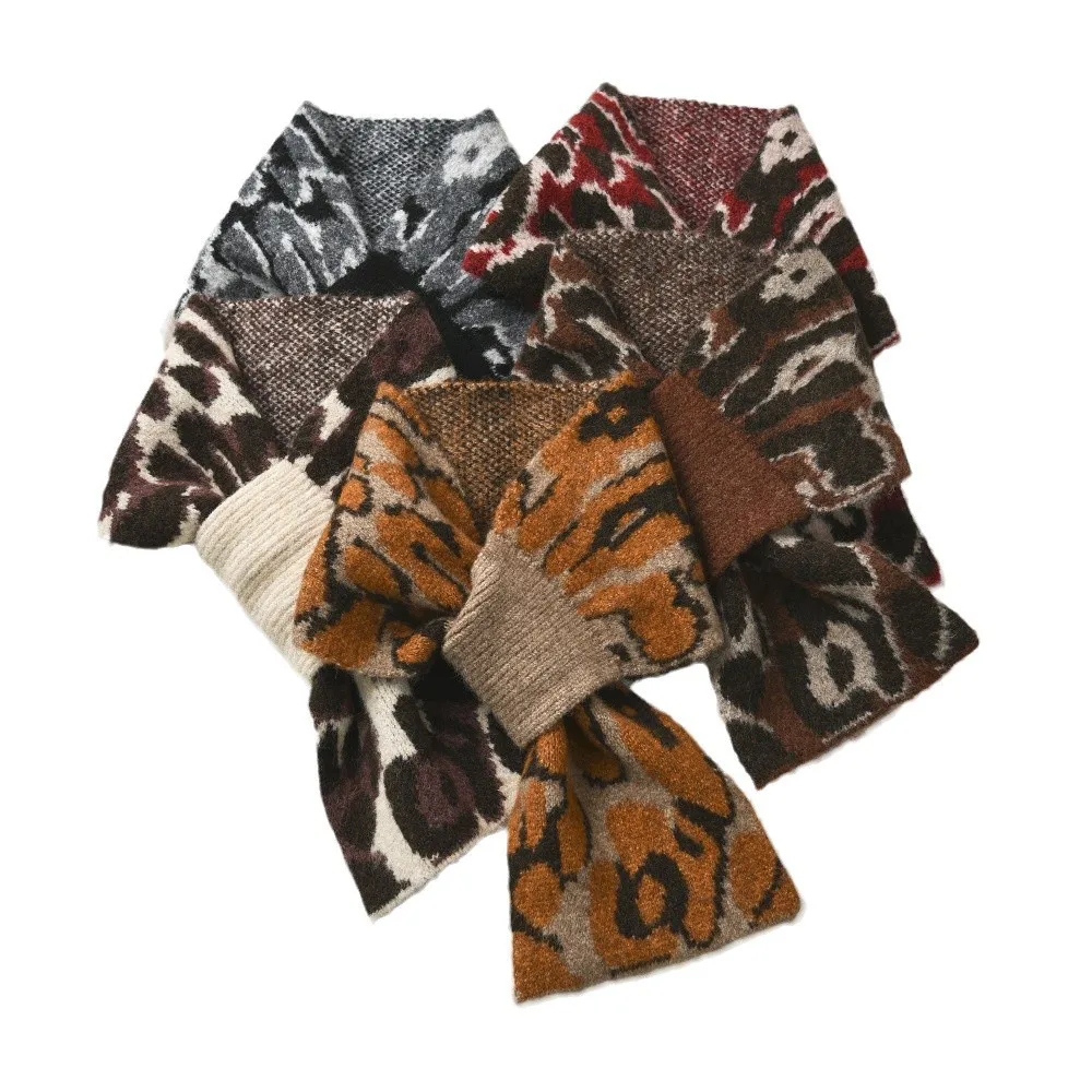 겨울 새로운 표범 인쇄 게으른 크로스 울 니트 작은 스카프 여성 패션 유럽과 미국의 짧은 따뜻한 작은 스카프