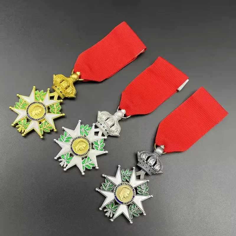 

Museum-level Replica Bavarian Cross of Merit Medal Germany Ribbon Badge Silver Aged Version Decoration Crafts Collection Gifts