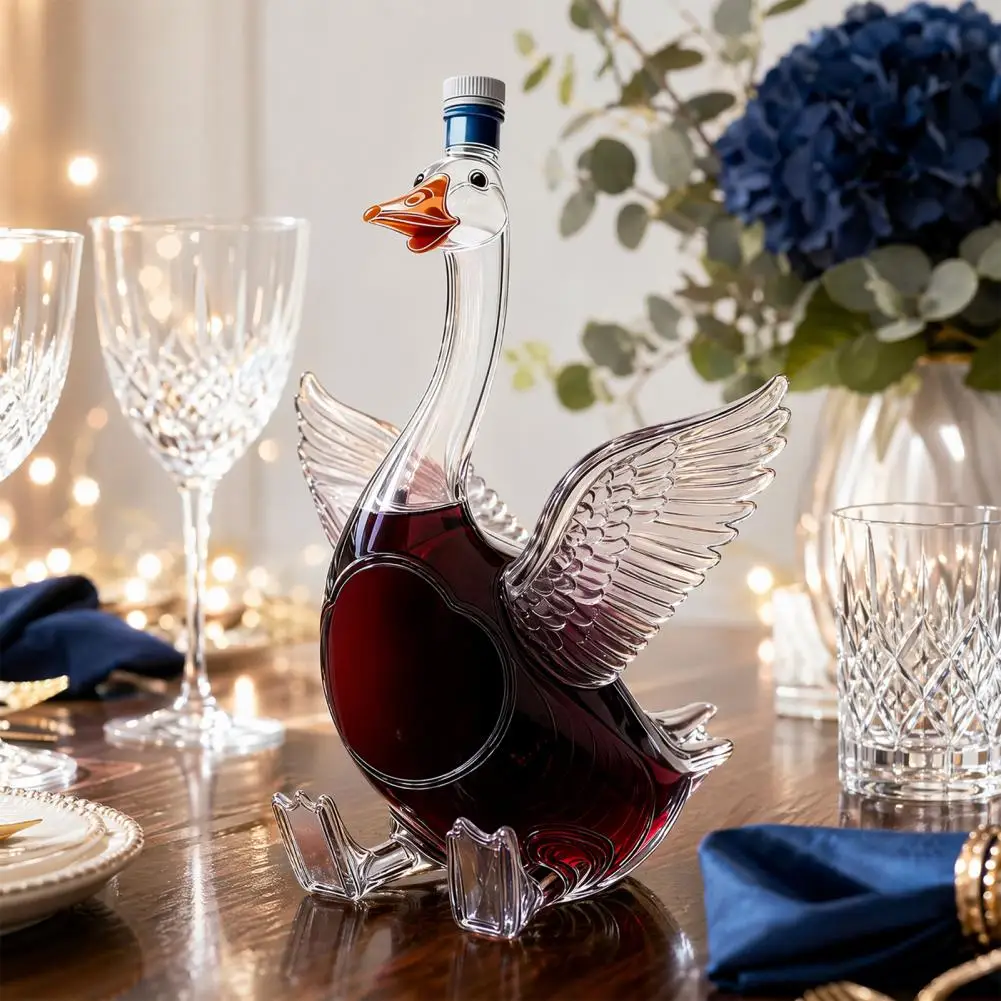 Decorative Liquor Bottle Shaped Decanter Goose Shaped Whiskey Decanter with Stopper 3d Glass Bottle for Home Bar Novelty Wine