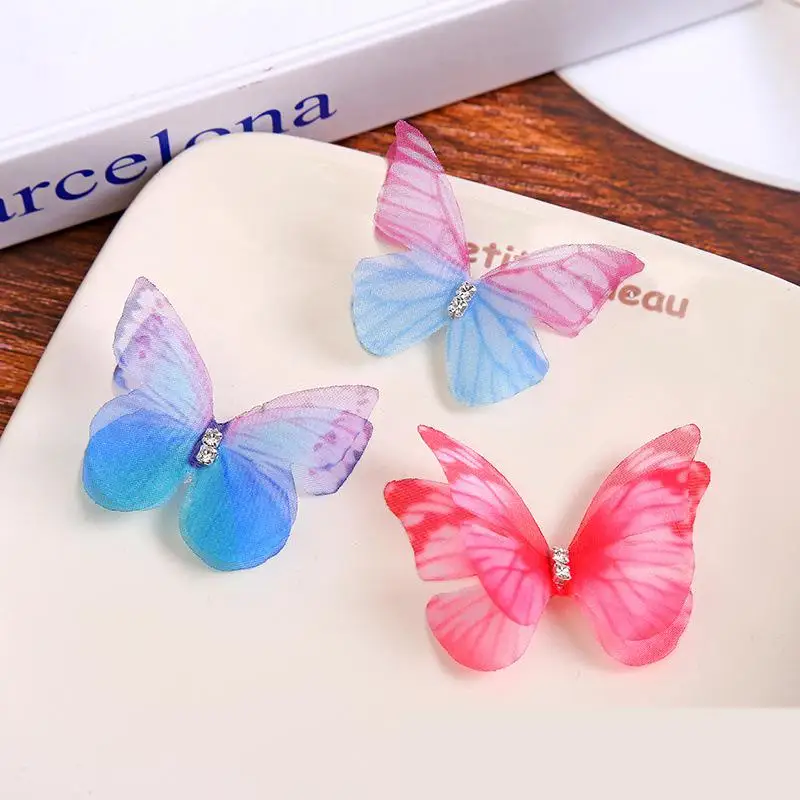 100szt Gradient Color Organza Fabric Butterfly Appliques 50mm Półprzezroczysty szyfonowy motyl do dekoracji imprezowych Ozdoba dla lalek