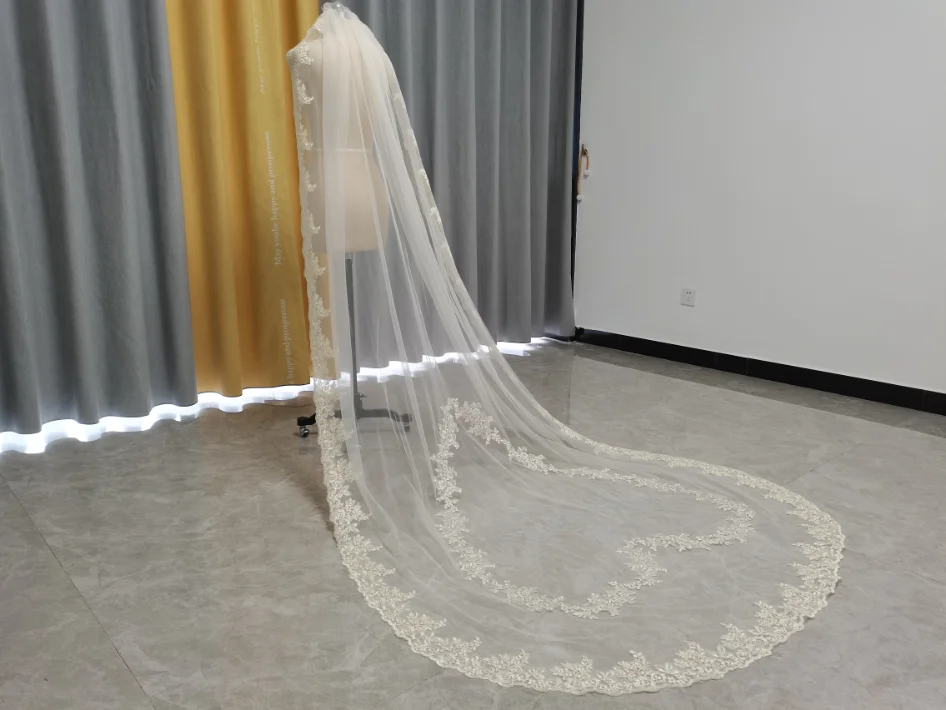 高級大聖堂ベールレースウェディングベール、シングルブライダルベールホワイトアイボリーウェディング大聖堂ベール、愛の形をしたロマンチックなブライダルベール