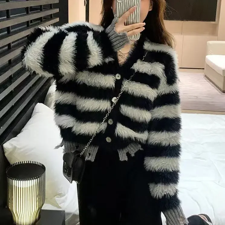 Lazy soft waxy fake mink velvet two-piece striped sweater cardigan women's padded V-neck short sweater in autumn and winter