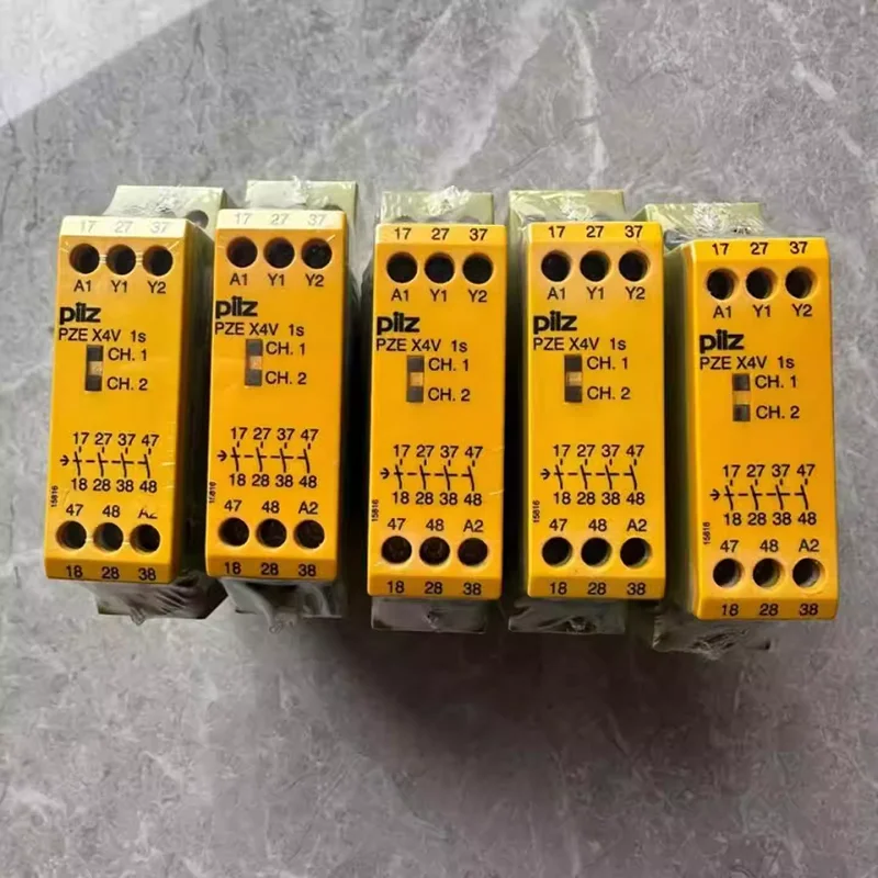 Free Shipping PILZ 0.5S 774580 2S 774582 24VDC PILZ Safety Relay Module Original New