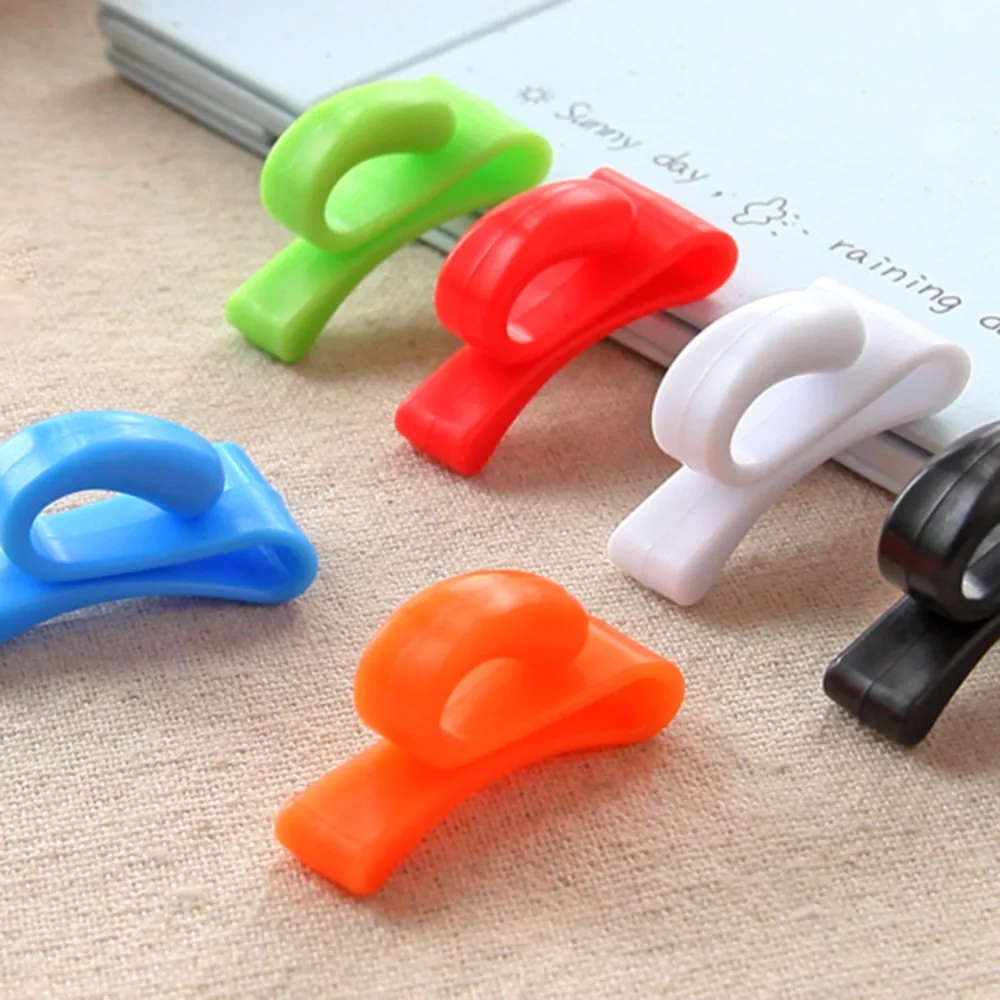 

2PCS Bag Built in Hooks Creative Anti Loss Bag Hook Key Clip Portable Outdoor Travel Key Holder Bag Accessories