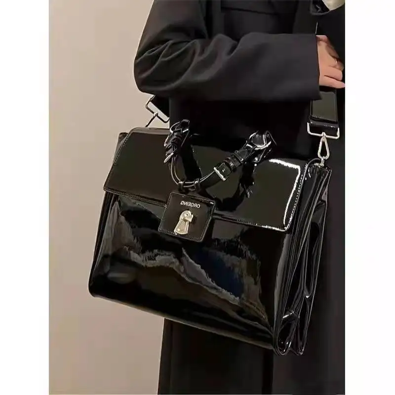 Computer Bag 16 Inch New Patent Leather Large Capacity Shoulder Bag Computer Bag Crossbody Anime Pain Bag