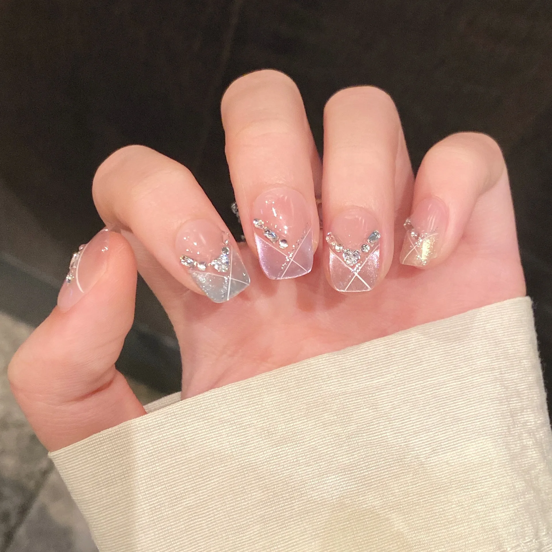 10pcs Handmade กดบนเล็บฤดูใบไม้ผลิฤดูร้อน Dopamine สายรุ้งสีฝรั่งเศสเล็บปลอมหวาน Cat's Eye Rhinestone ตกแต่งเล็บปลอม