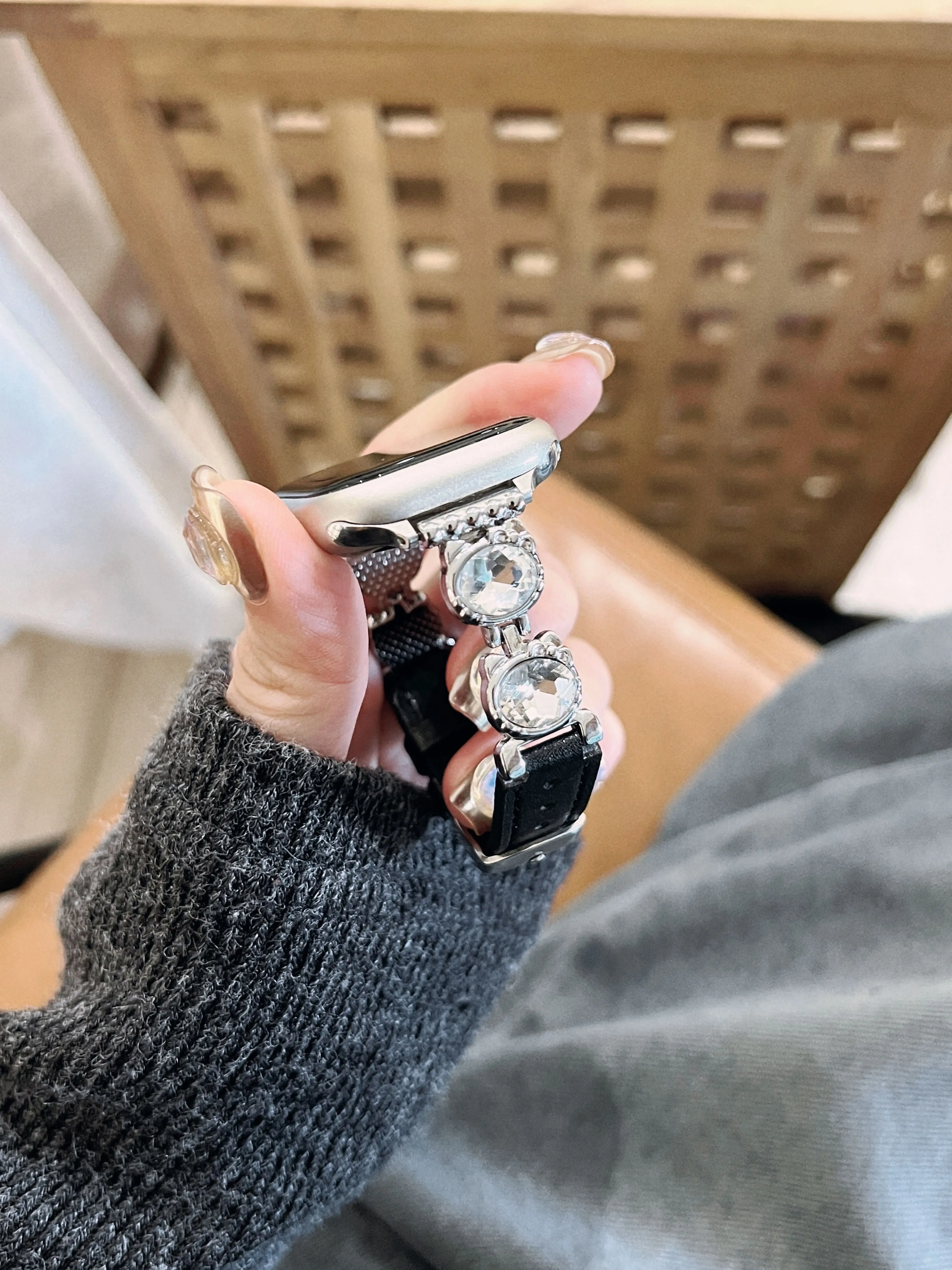 Suitable for IWatch11 Crystal Kitten Synthetic Leather Strap Women's Lychee Pattern Leather High Quality Texture New Intelligent