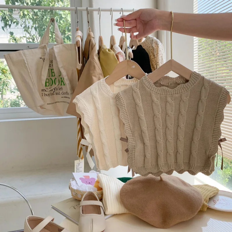 2025 Jesień Zima Bawełniana Kamizelka Dziecięca Chłopięca Dziewczęca Sweter Bez Rękawów z Koronką Top na Ramiączkach Strój dla Malucha 3-10 Lat