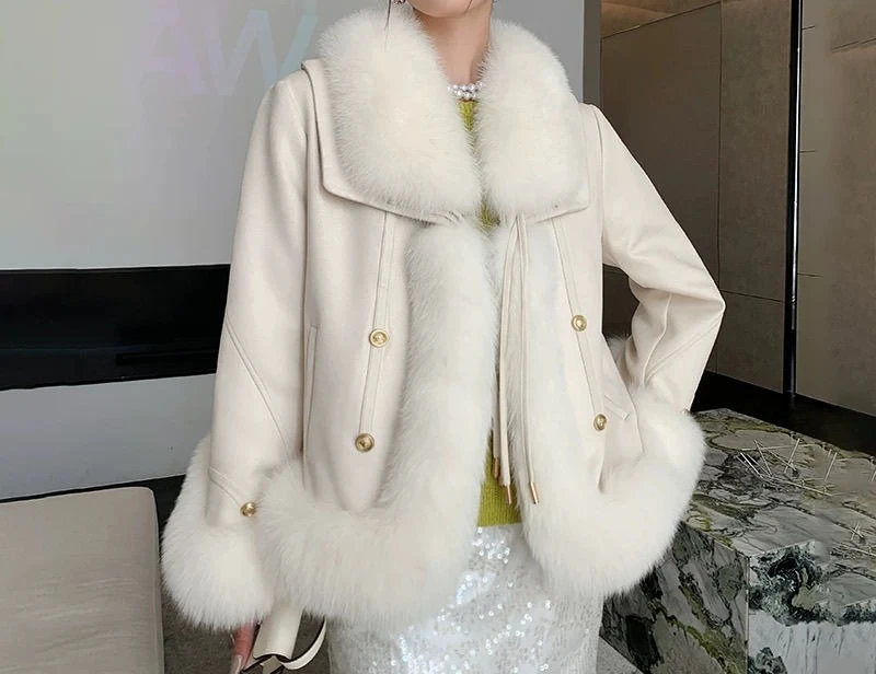 

2025 Winter New Women's Short Fashion Fury Coat Versatile