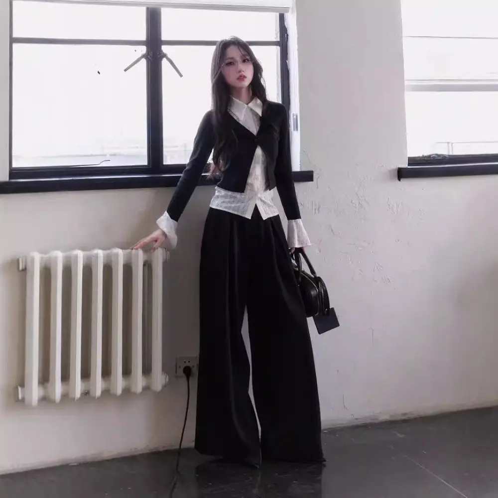 

Slim Fit False Two-piece Top Korean Style Sweet Lace Long Sleeved Knitwear Flip Collar Patchwork Knitted Top Women Female