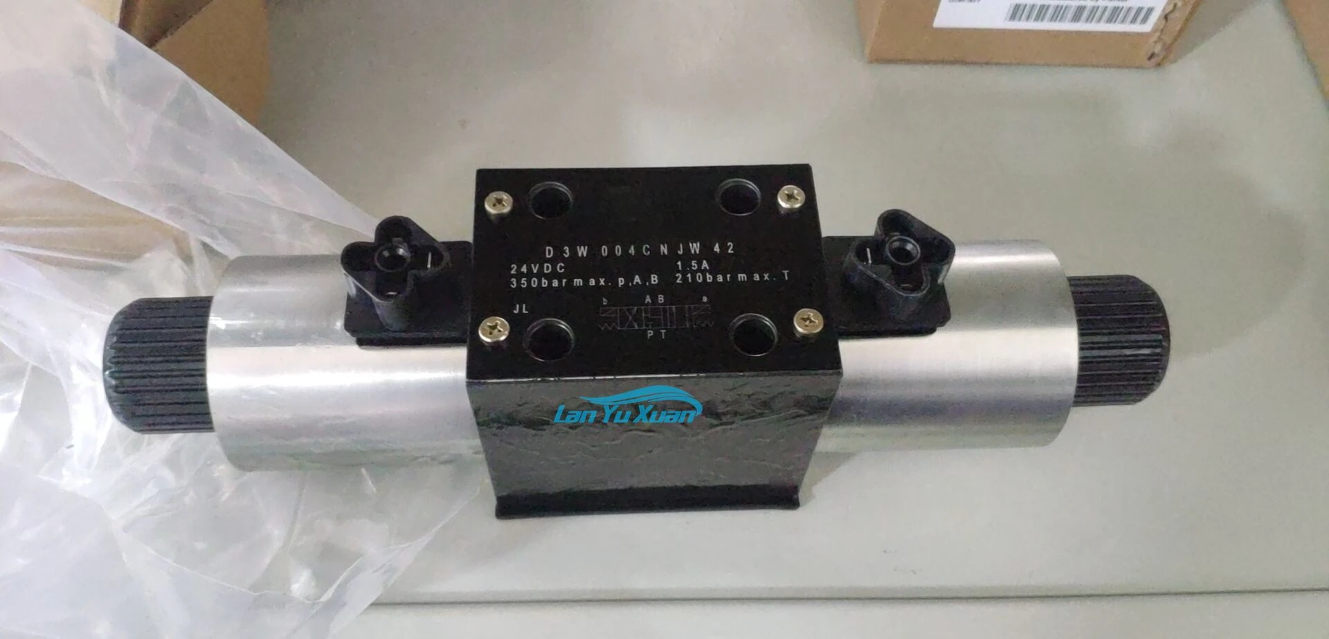 S D3W004CNJW 42 SD3W004CNJW PAKER origin genuine product solenoid valve in stock competitive